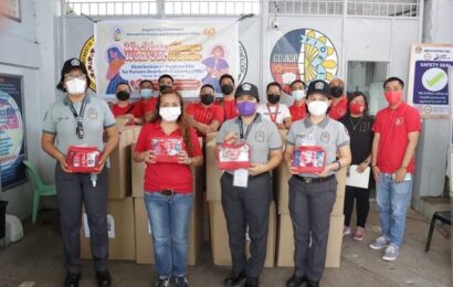 1,871 female PDLs in AC receive hygiene kits