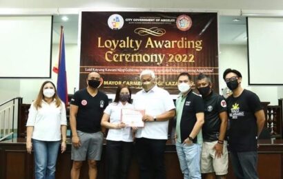 Lazatin confers loyalty award to 115 AC gov’t employees