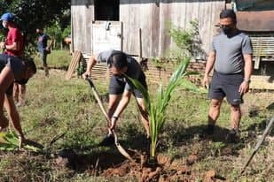 Army’s 91IB initiates planting of 100 coconut seedlings for IP community in Aurora