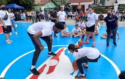 NBA New Orleans Pelicans’ Herbert Jones participates in basketball court dedication and youth clinic in PH