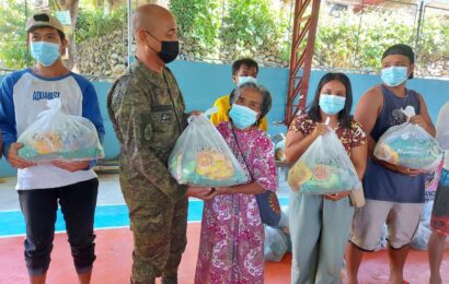 Army distributes relief supplies to earthquake-affected communities in Abra and Ilocos Sur
