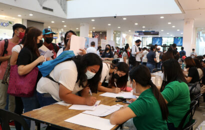 Applicants hired on-the-spot during Tourism Week job fair as tourism biz in Subic Freeport bounces back