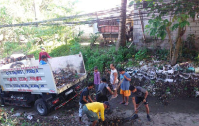 Soldiers, Barangay officials lead clean-up drive in Pampanga