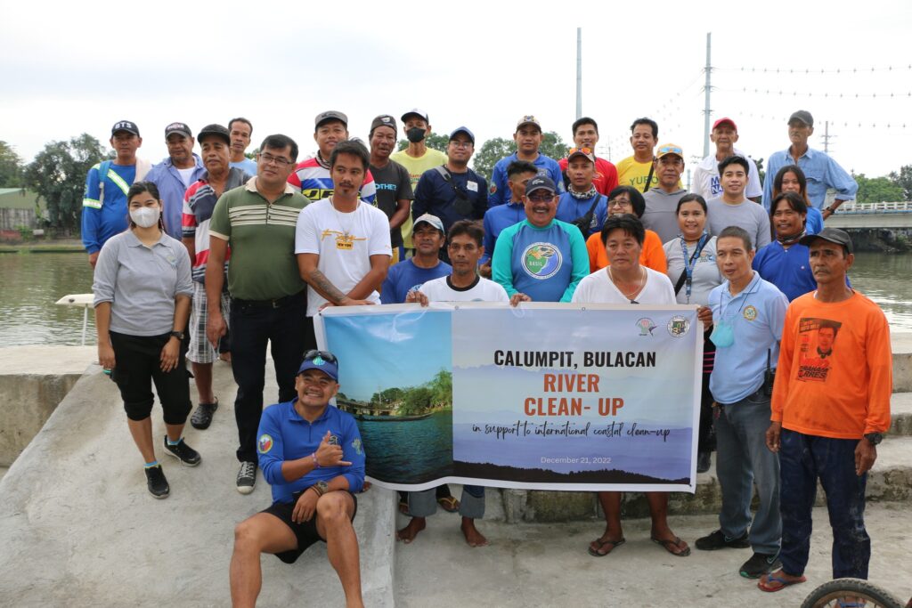 BFAR conducts river clean-up in Calumpit, Bulacan