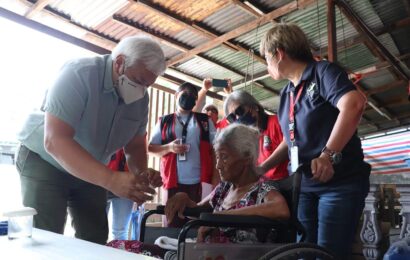 4 Angeleño centenarians get P100K each from DSWD