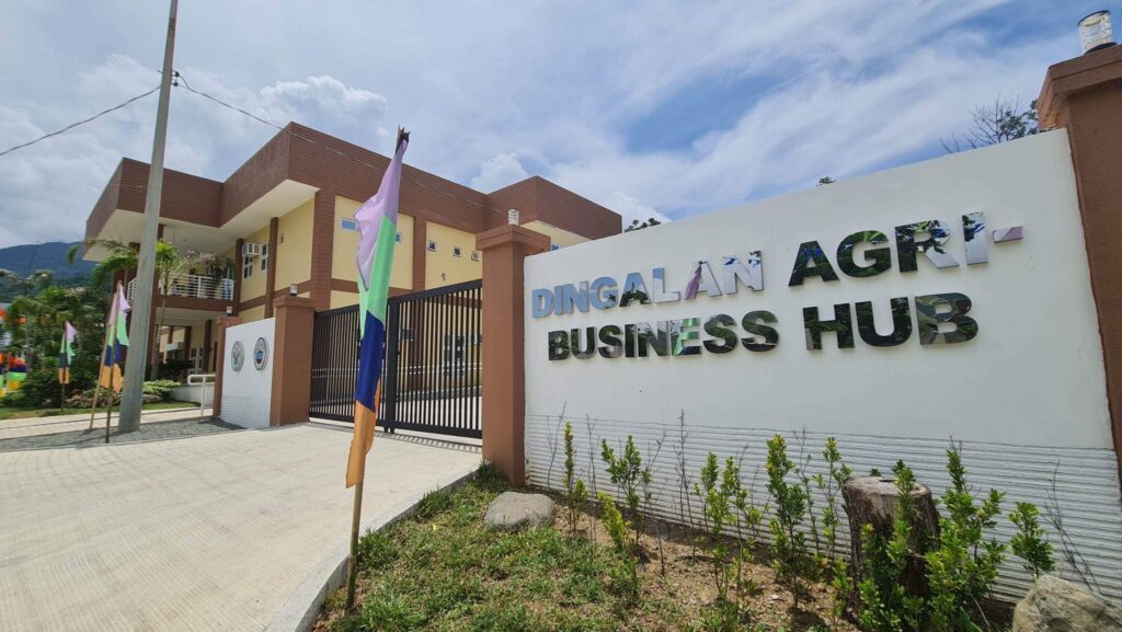Dingalan Agri-Business Incubation Hub pinasinayaan