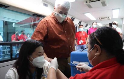 364 health workers get 3rd booster shot via Ronda Bus