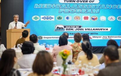 Villanueva namahagi ng P50-M medical assistance funds sa 10 QC hospitals