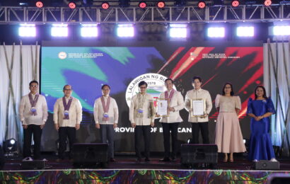 Bulacan, iniuwi ang ikapitong SGLG award