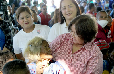 First Lady leads caravan of services to Aetas in Pampanga