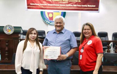 Mayor Lazatin, 169 city hall employees get Loyalty Awards