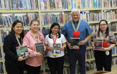 LAZATIN OPENS FIRST CLASS ANGELES CITY LIBRARY