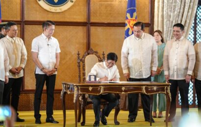 PBBM Signs Laws on Streamlining Procurement, Combatting Online Scams