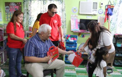 MABALACAT ABC PRES THANKS LAZATIN FOR SCHOOLS SUPPLIES