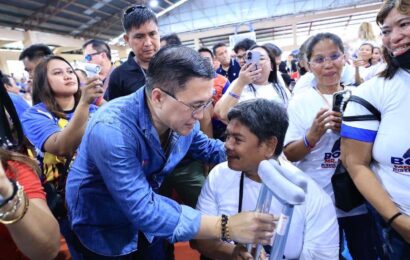 Bong Go promotes accessible healthcare and community welfare during visit to Surigao City