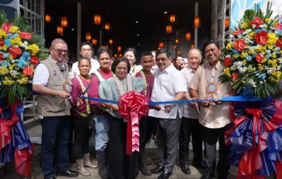 Gov’t opens Kadiwa center in Clark, offering P20 rice to 150K workers