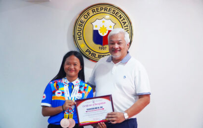 CONG POGI AWARDS SEA GAMES WAKEBOARDING TEAM