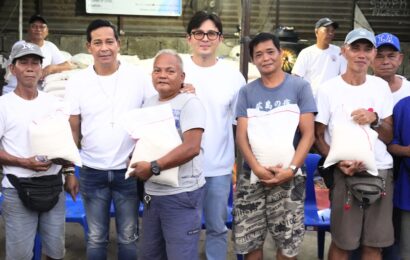 PGB distributes rice subsidy to some 10,000 Bulakenyo jeepney drivers