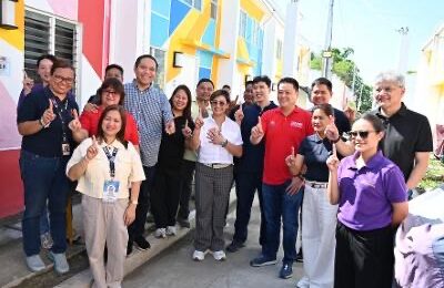 DSWD chief visits 4Ps families in Pampanga housing sites