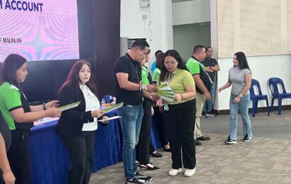 600 iskolar, tumanggap ng tulong pinansiyal sa ilalim ng ‘Tulong Pang-Edukasyon Para sa Bulakenyo’ program nina Fernando at Castro