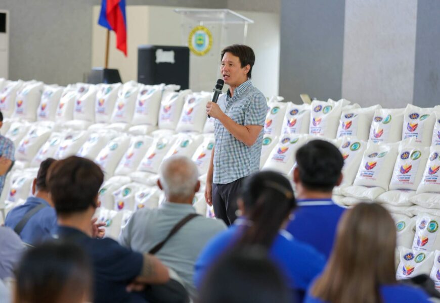 Over 2,000 transport sector members in Tarlac receive rice aid under Bawat Bayan Makikinabang Over 2,000 transport sector members in Tarlac receive rice aid under Bawat Bayan Makikinabang