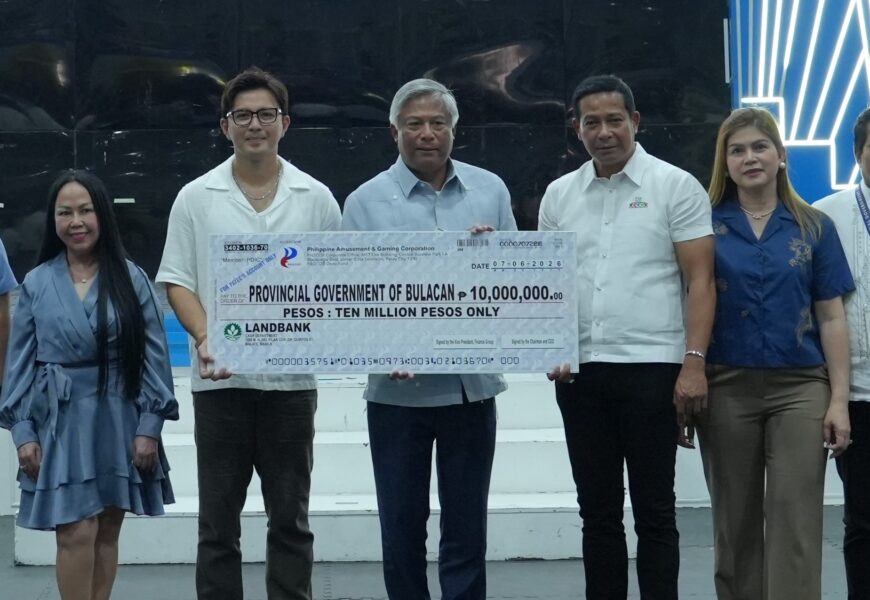Bulacan, tumanggap ng P10-M educational assistance mula sa PAGCOR para sa mga Bulakenyong iskolar