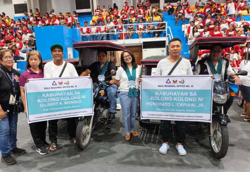 DOLE, nagbuhos ng P14.3-M pangkabuhayan sa pinalawig na ‘Handog ng Pangulo’ sa Bulacan DOLE, nagbuhos ng P14.3-M pangkabuhayan sa pinalawig na ‘Handog ng Pangulo’ sa Bulacan