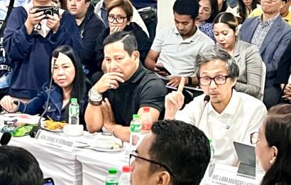 Dizon pinulong ang mga Bulacan officials, tinalakay ang pamamaraan para resolbahin ang malawakang pagbaha sa lalawigan