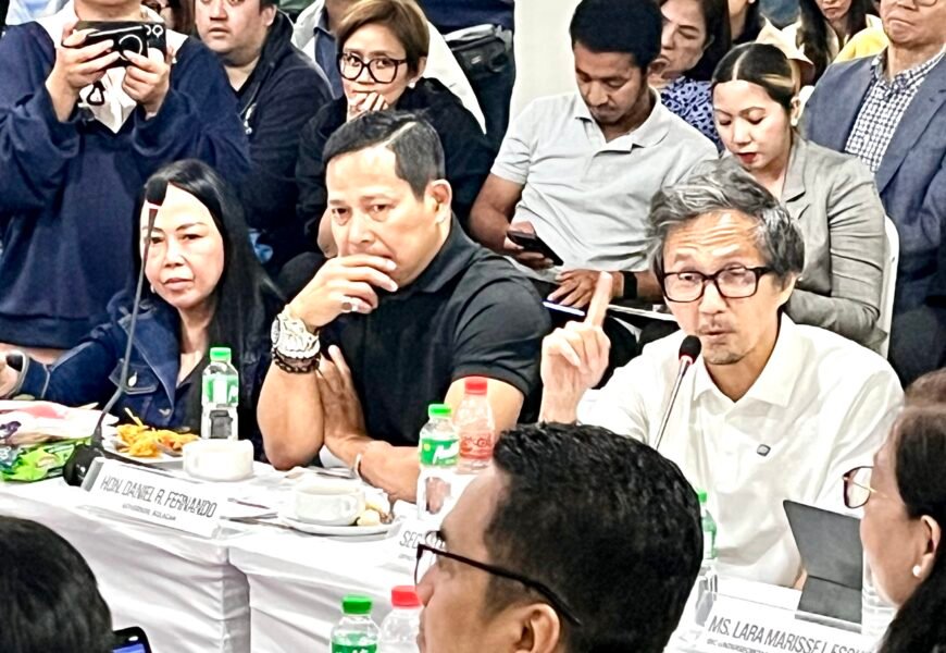Dizon pinulong ang mga Bulacan officials, tinalakay ang pamamaraan para resolbahin ang malawakang pagbaha sa lalawigan